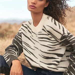 Rails cashmere Abstract Tiger Lana sweater in size extra small-excellent